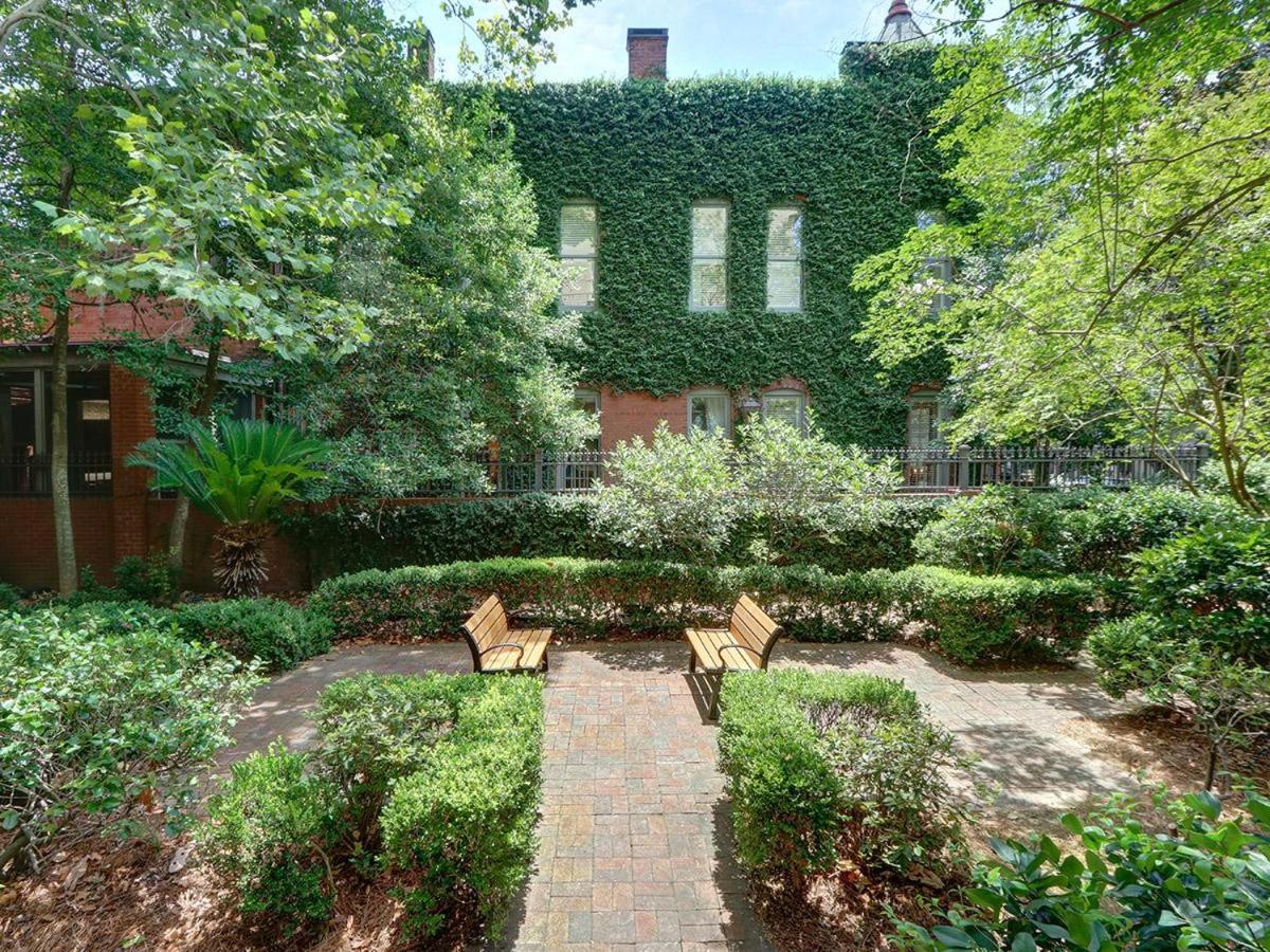 Southern Charm On Liberty Savannah Exterior photo